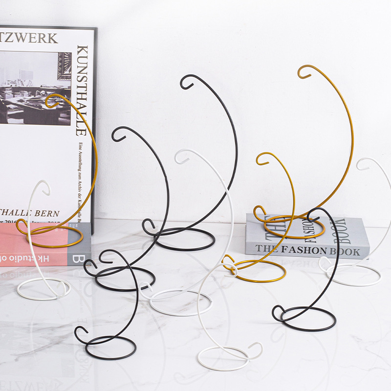 Micro landscape iron frame Barbie doll hanging basket micro landscape ornaments ecological glass bottle iron frame manufacturers spot wholesale