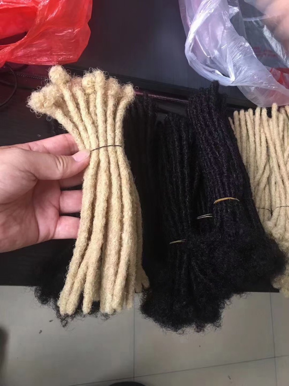 18-inch dirty braid 9 yuan per piece regardless of color