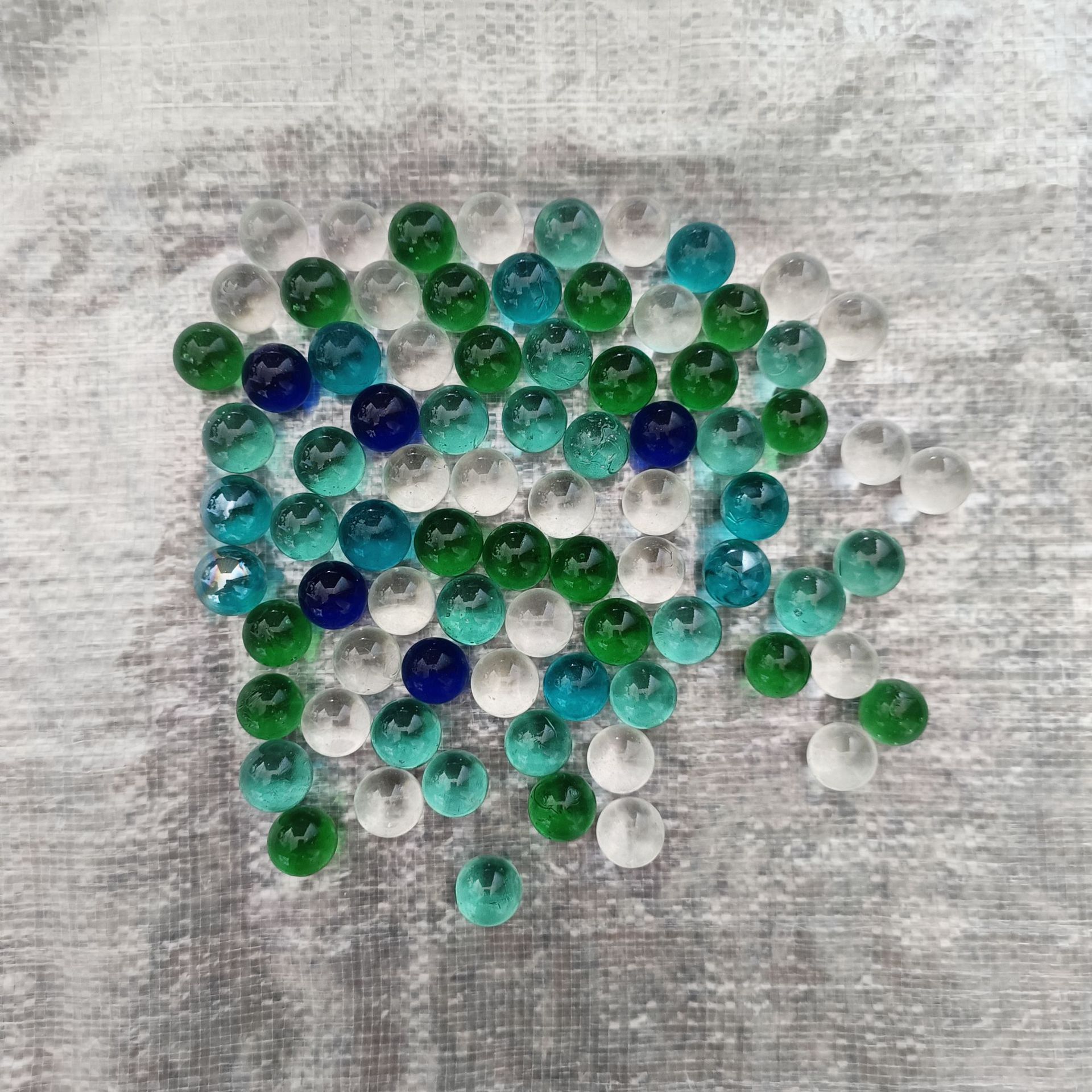 16mm Glass Marbles Specifically for Game Consoles, Available in Sizes 14mm, 16mm, and 25mm. Children's Play Glass Marbles, Large Quantity, Favorable Price