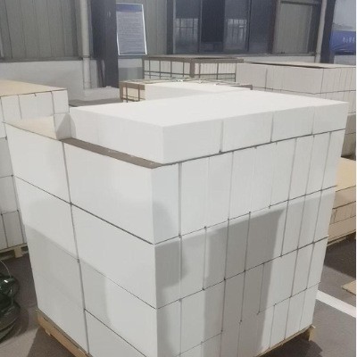 Ультранизкорасширяющиеся кремниевые кирпичи с высокой температурой размягчения используются для нулевого расширения кремниевых кирпичей в таких частях, как стены коксовых печей