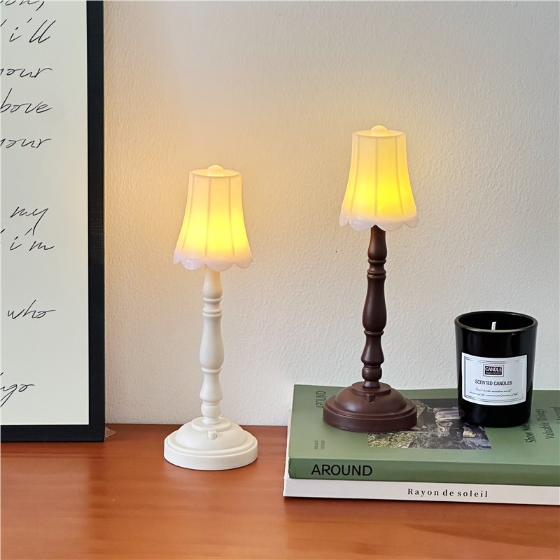 Ins Bedroom Bedside Nightlight European Retro Small Table Lamp Room Desktop Decorative Atmosphere Lamp Ornaments LED Table Lamp