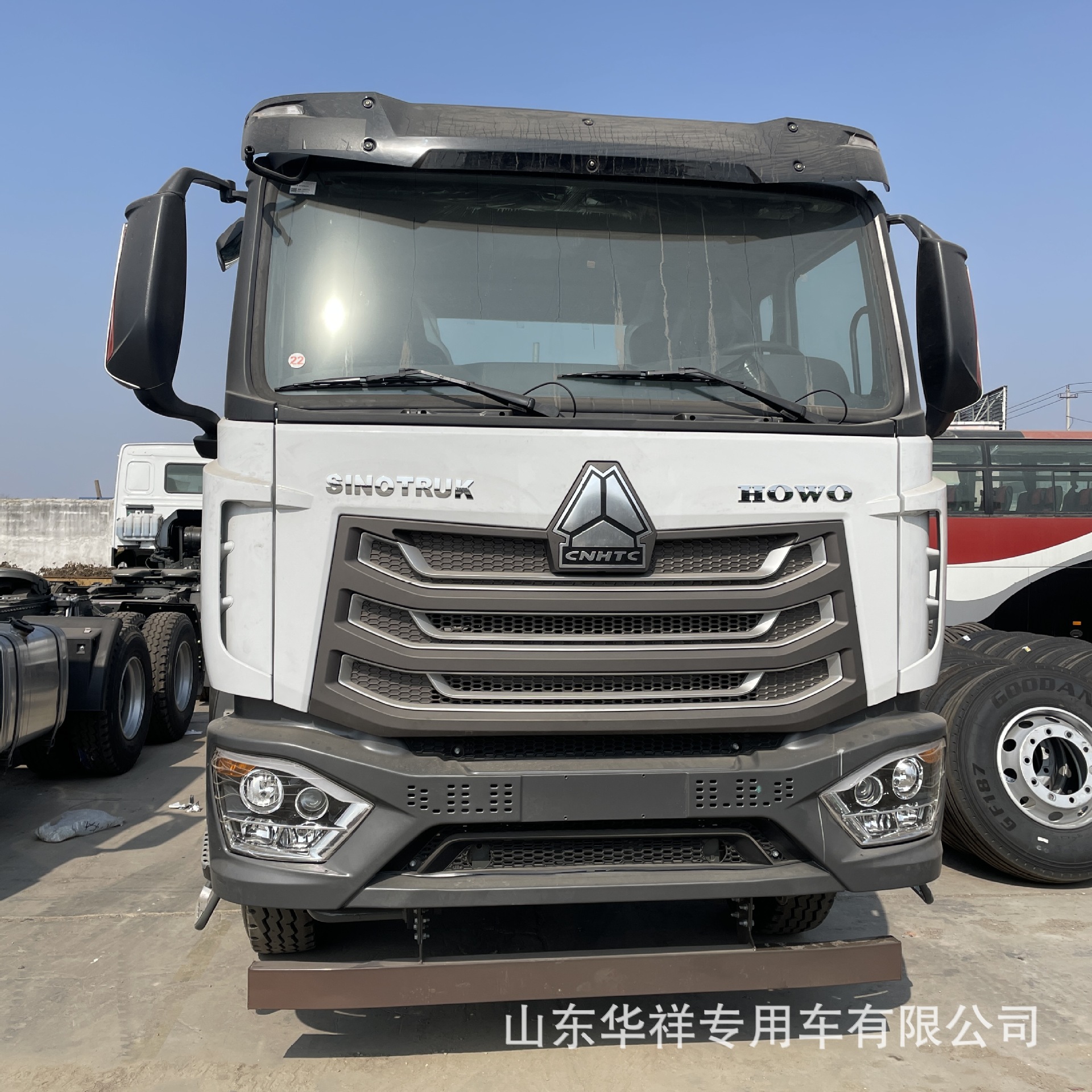 Поставка тракторов Howo Nx 6X4, 371/375 л.с.