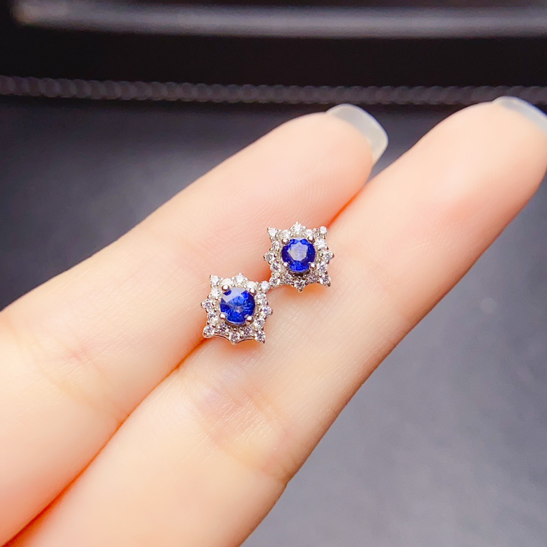 Source Factory Cross-Border Natural Sapphire Earrings S925 Silver Inlaid Main Stone 3*3mm Christmas Snowflake Design