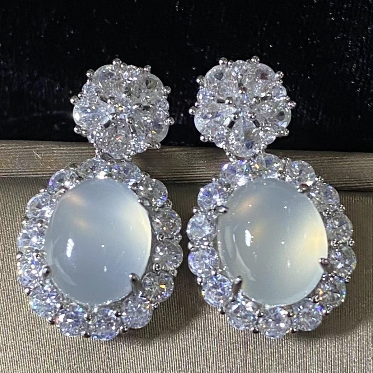 Jewelry Natural White Ice White Chalcedony Egg Face Silver Plated Earrings Yang Green Agate Women Emerald Color Jade Earrings Batch