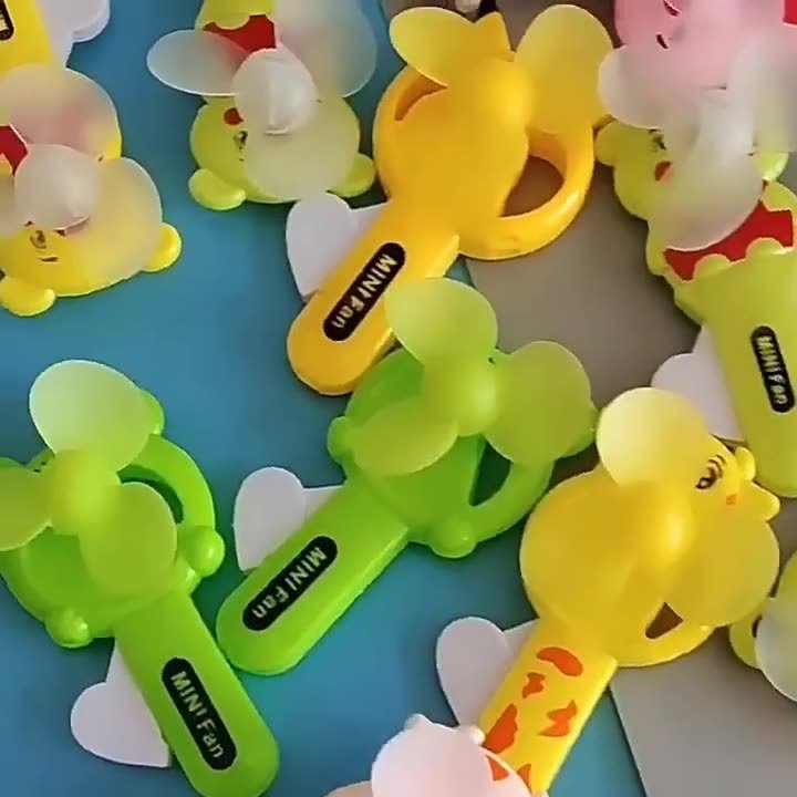Summer Hand-Cranked Mini Fan for Children Cute Cartoon Handheld Small Portable Hand-Pressed Fan Hand-Pressed Fan
