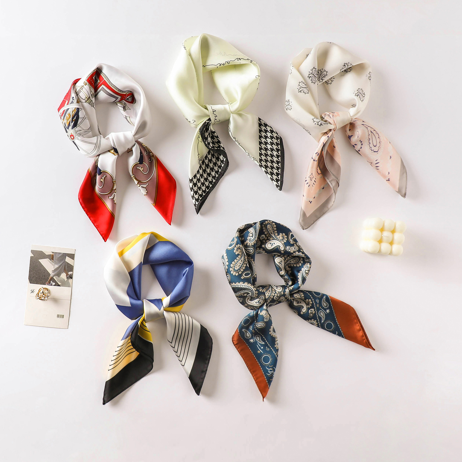 Маленький шелковый шарф женский универсальный высококачественный декоративный квадратный шарф новый корейский стиль