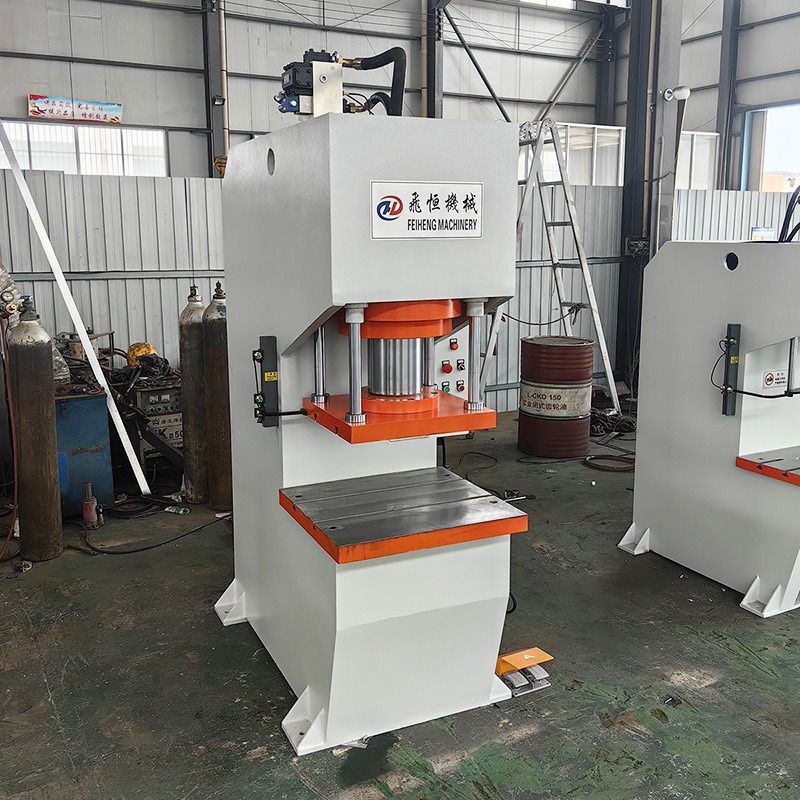 Single-arm hydraulic press has stable performance and simple operation. 40 tons 63T100 tons 200 tons C- type small press