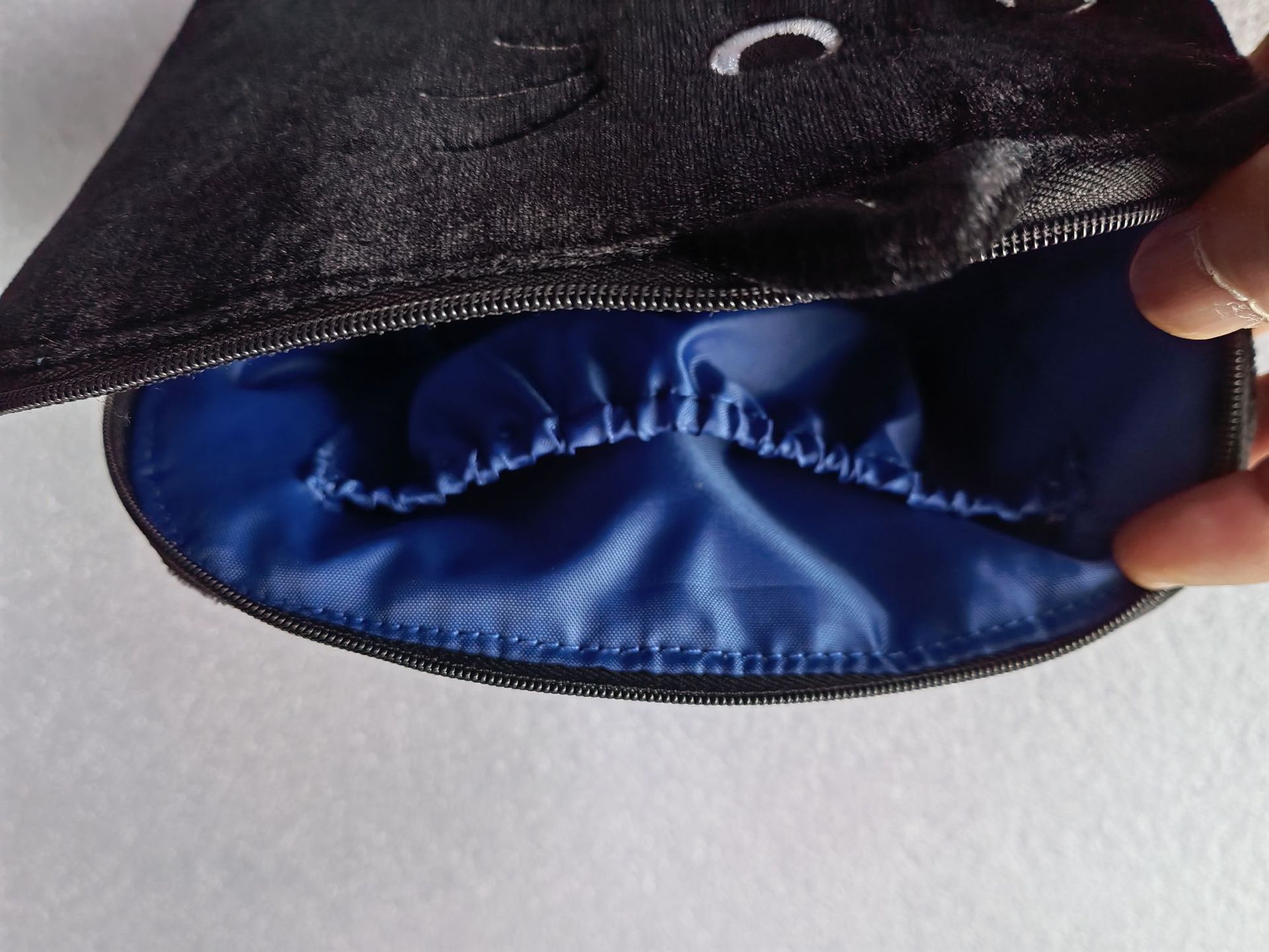 Cat Bag Animal Cosmetic Bag Pet Shaped Cosmetic Bag Lise Velvet Crystal Velvet Cosmetic Bag Easy to Carry Business Trip Factory