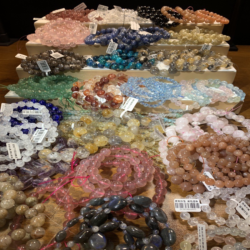 Натуральные кристаллы ювелирные изделия камень феникс черный позвоночник бабушка кристалл клубника кристалл радуга цветок полив призрак морганит оптовая партия