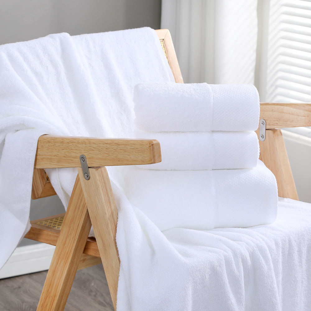 Hotel Towels Are Enlarged and Thickeneded, Pure Cotton 16-Count Bath Towels, Beauty Salons, Hotels, Bathing and B&B Towels with Jacquard Logo