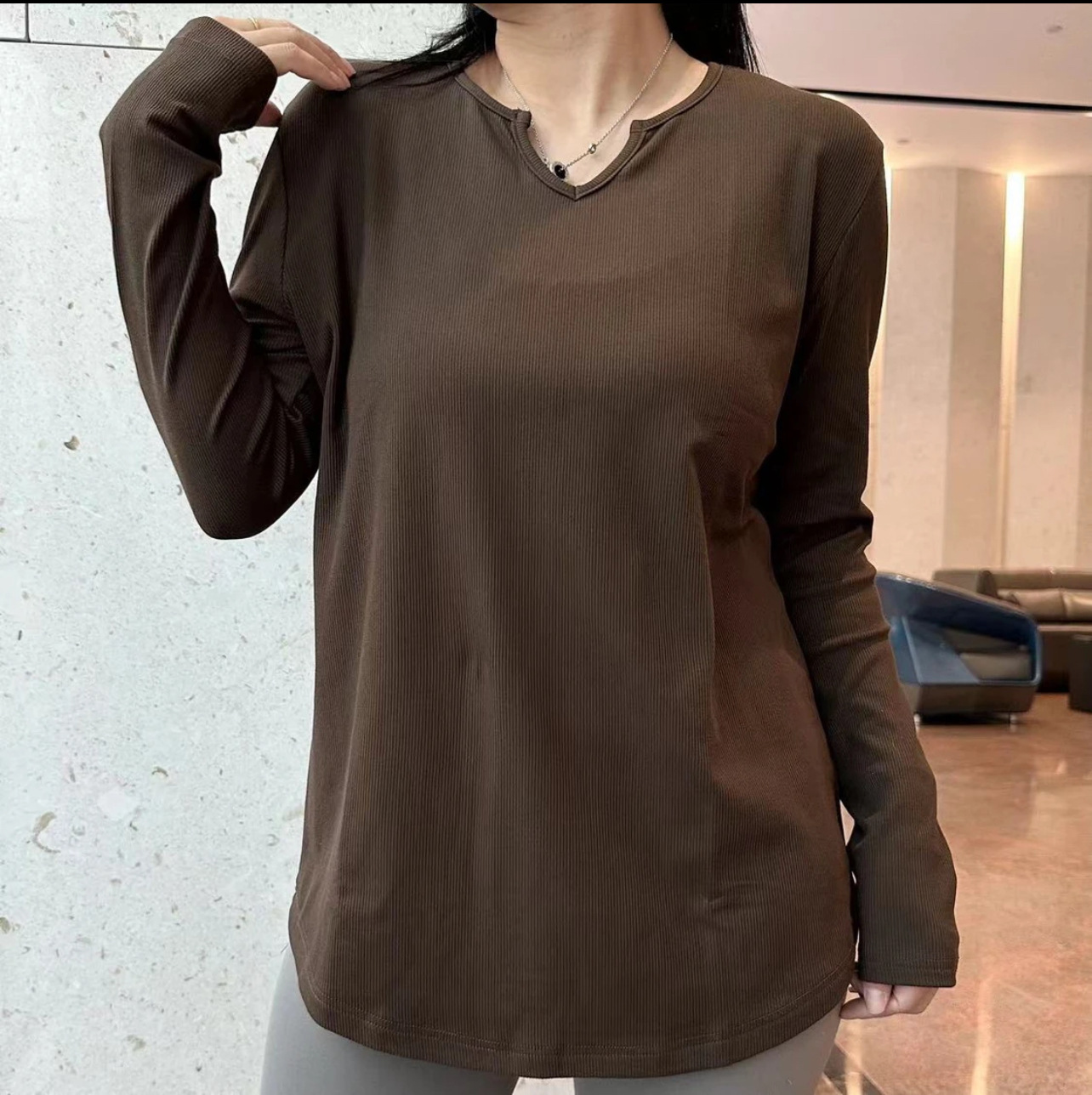 Pregnant women's bottoming shirt autumn and winter New plus size inner T-shirt long-sleeved shirt outer wear small V-neck casual all-match Fashion