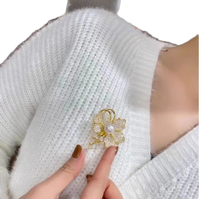 New Trendy Internet Celebrity Sparkling Diamond Brooch Pearl Pin for Women's Suits and Coats, Clothing Fixing Pin, Anti-Exposure Safety Pin