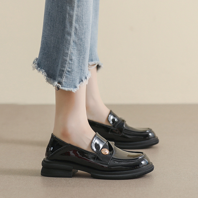 Weiwei girl 105-16 platform loafers women's 2023 new small gold coin soft bottom leather shoes Women's British Style