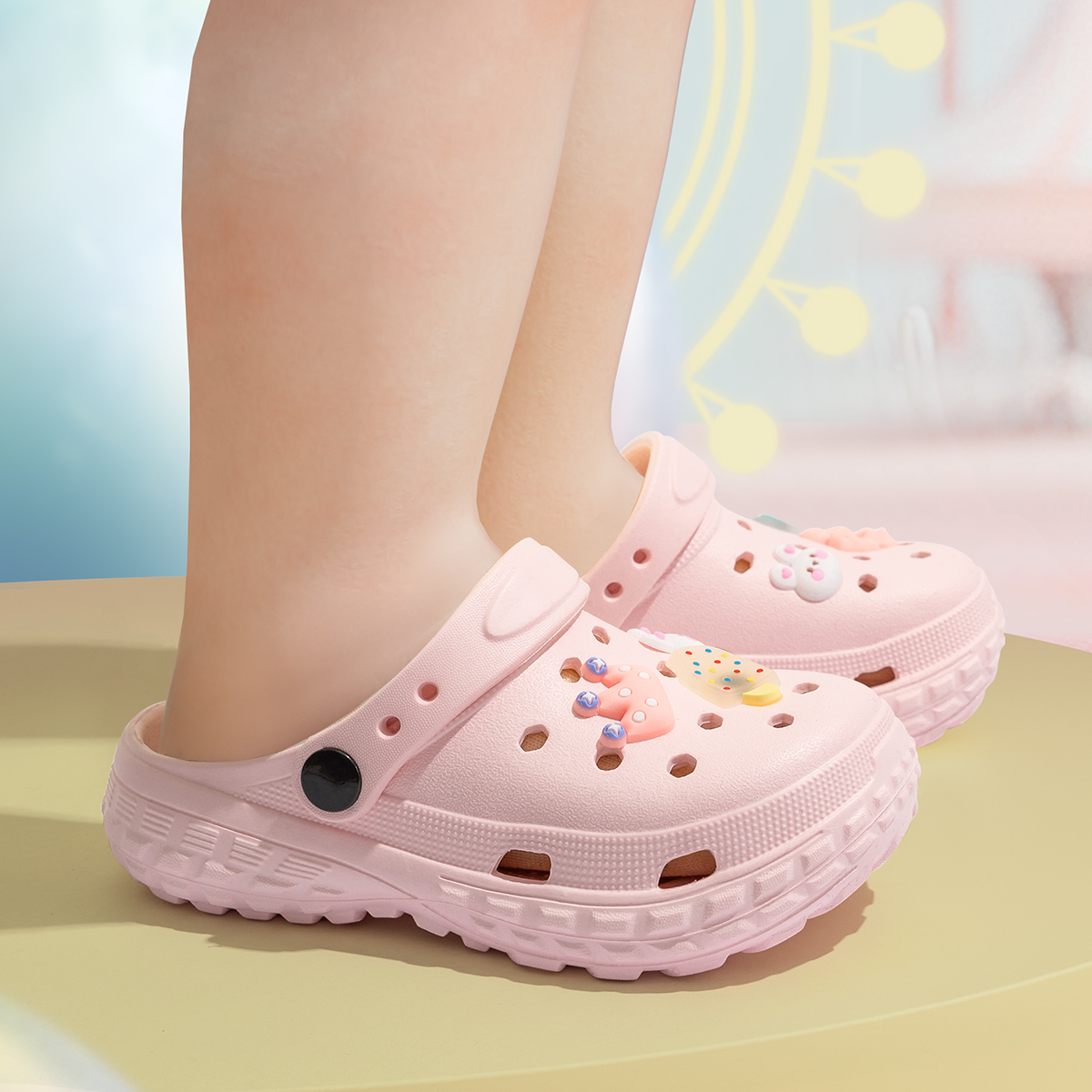 Children's Croc Shoes Girls Summer 2025 New Soft Sole Home Non-Slip Parent-Child Outdoor Wear Beach Girls Sandals and Slippers