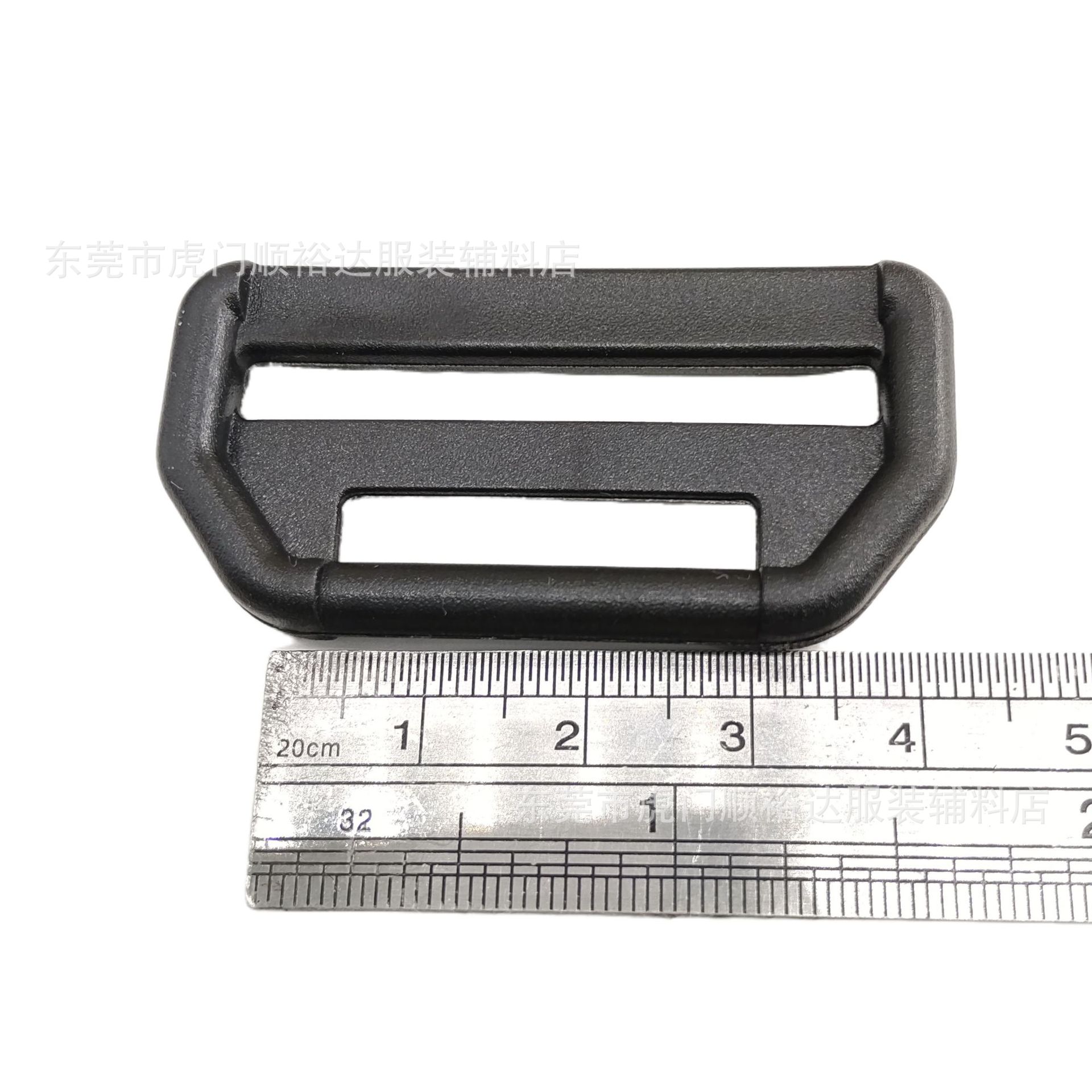 Factory 25*38mm black plastic Lu word buckle double-mouth conjoined webbing buckle hook connection D buckle supply