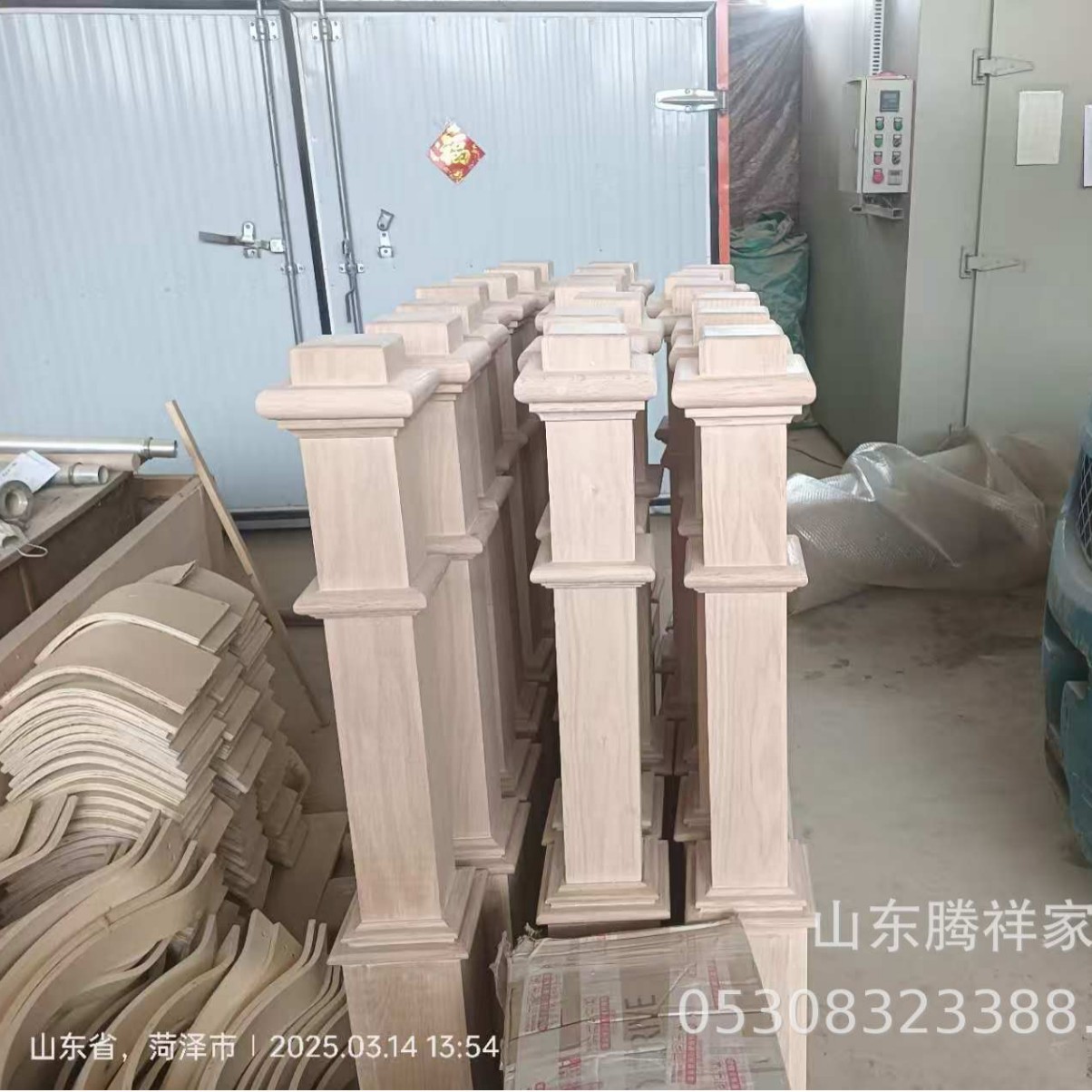 Factory Direct Supply of Red Oak Pagoda-Shaped Stair Columns, Stair Columns, Solid Wood Stair Handrails, Red Oak