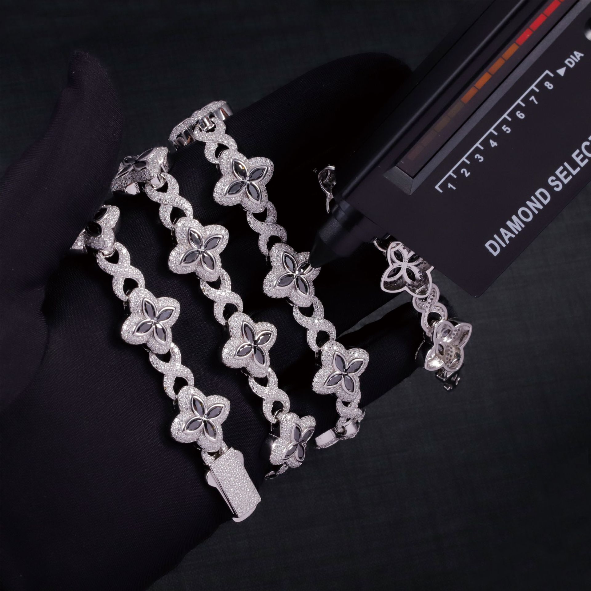 Black Four-Leaf Clover Necklace S925 Silver Inlaid with Moissanite Cross-Border Hot Selling Accessible Luxury Niche Design Necklace for Men and Women