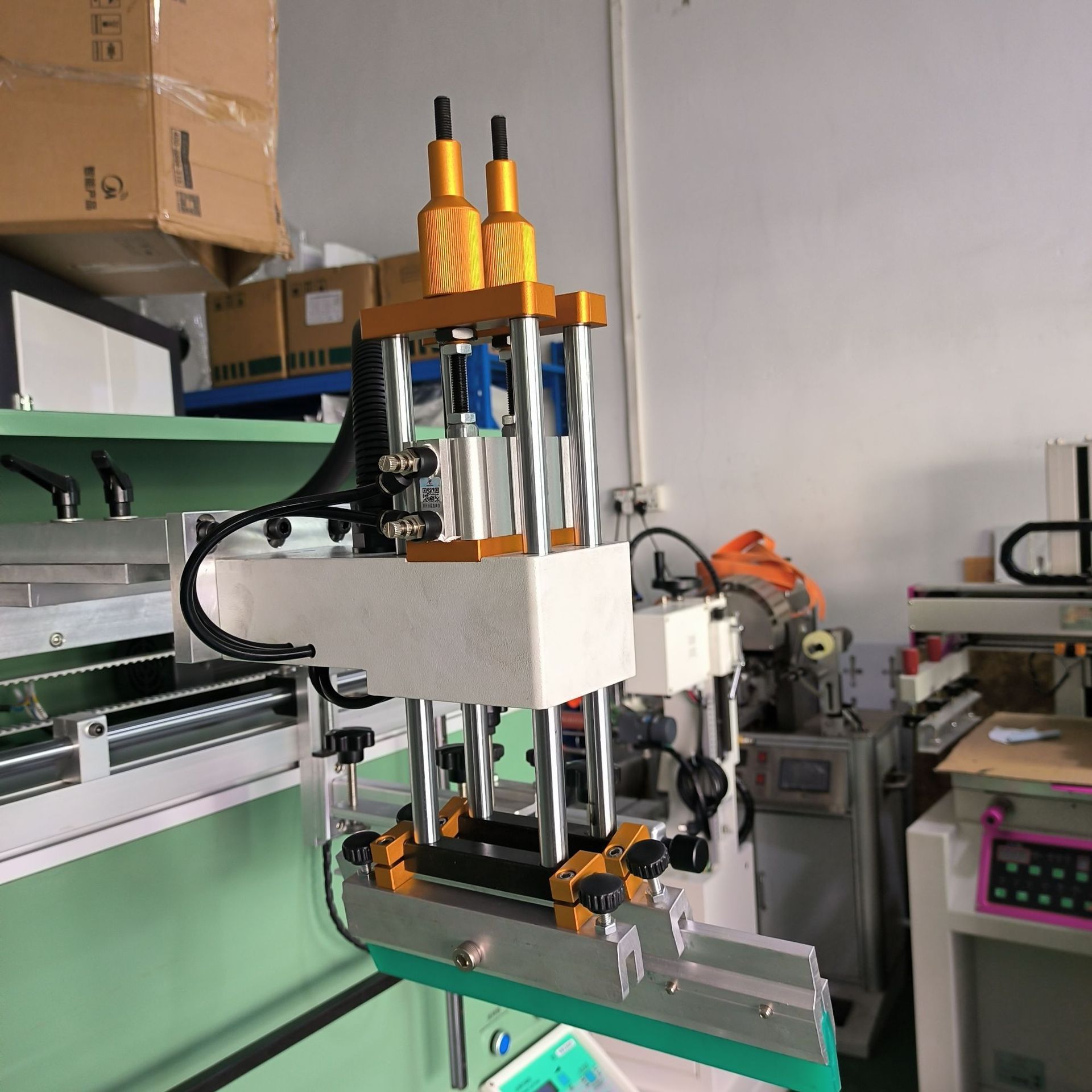 Fuel Steel Barrel Screen Printing Machine, Water Barrel, Wooden Barrel, Plastic Barrel Automatic Curved Screen Printing Machine, Round Screen Printing Machine