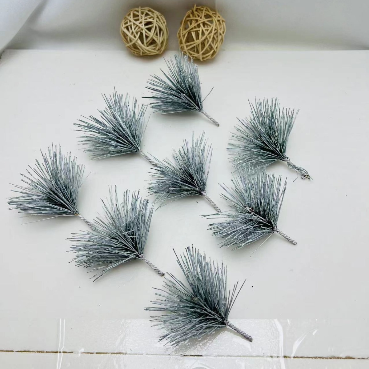 Cross-Border Christmas Gift Box Cuttings Accessories Simulated Pine Needles Red Fruit Branches Christmas Tree Decoration Berries Christmas Trinkets