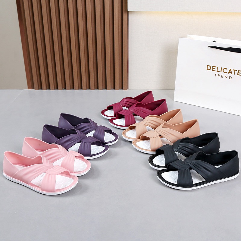 Summer Cross-border New Flat Sandals and Slippers Seaside Beach Shoes Korean Style Flat Heel Casual Women's Slippers