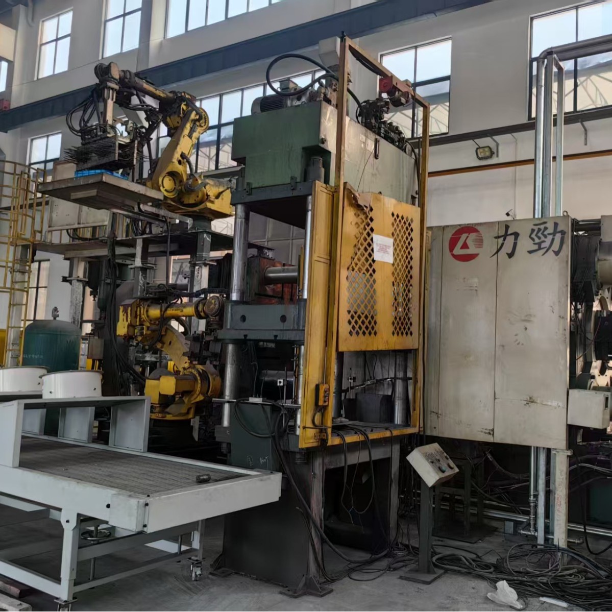 1600 Ton Aluminum Alloy Cold Room Die Casting Machine Aluminum Alloy Products Auto Parts