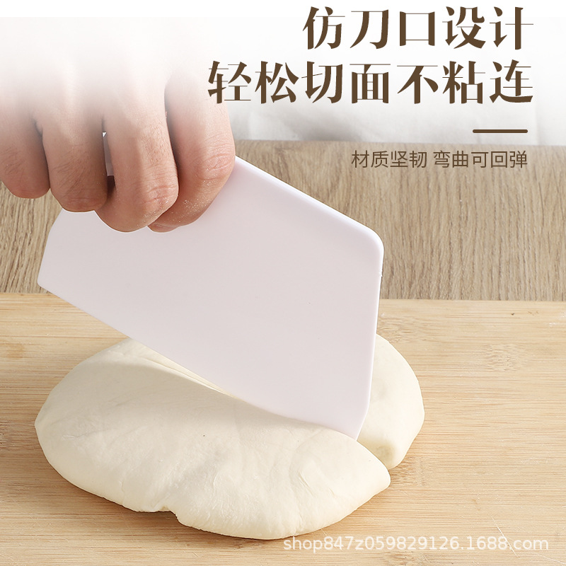 Scraper baking scraper cutter scraper cutter plastic silicone sausage powder cake pancake food grade scraper