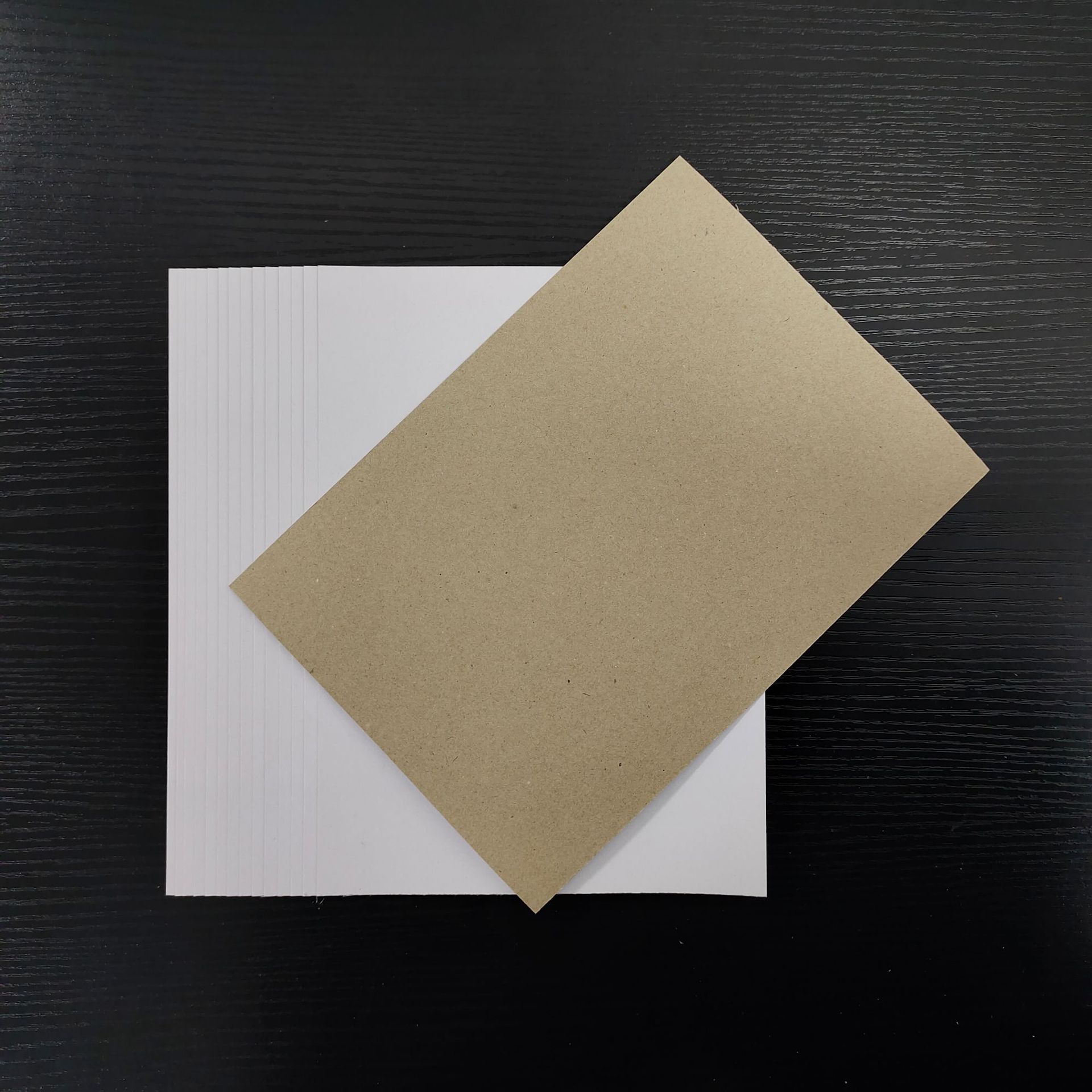 Factory Gray Background Whiteboard Paper Clothing Shoes and Hats Wrapping Paper Clothing Lining Cardboard Single-Sided White Cardboard 250g Customized