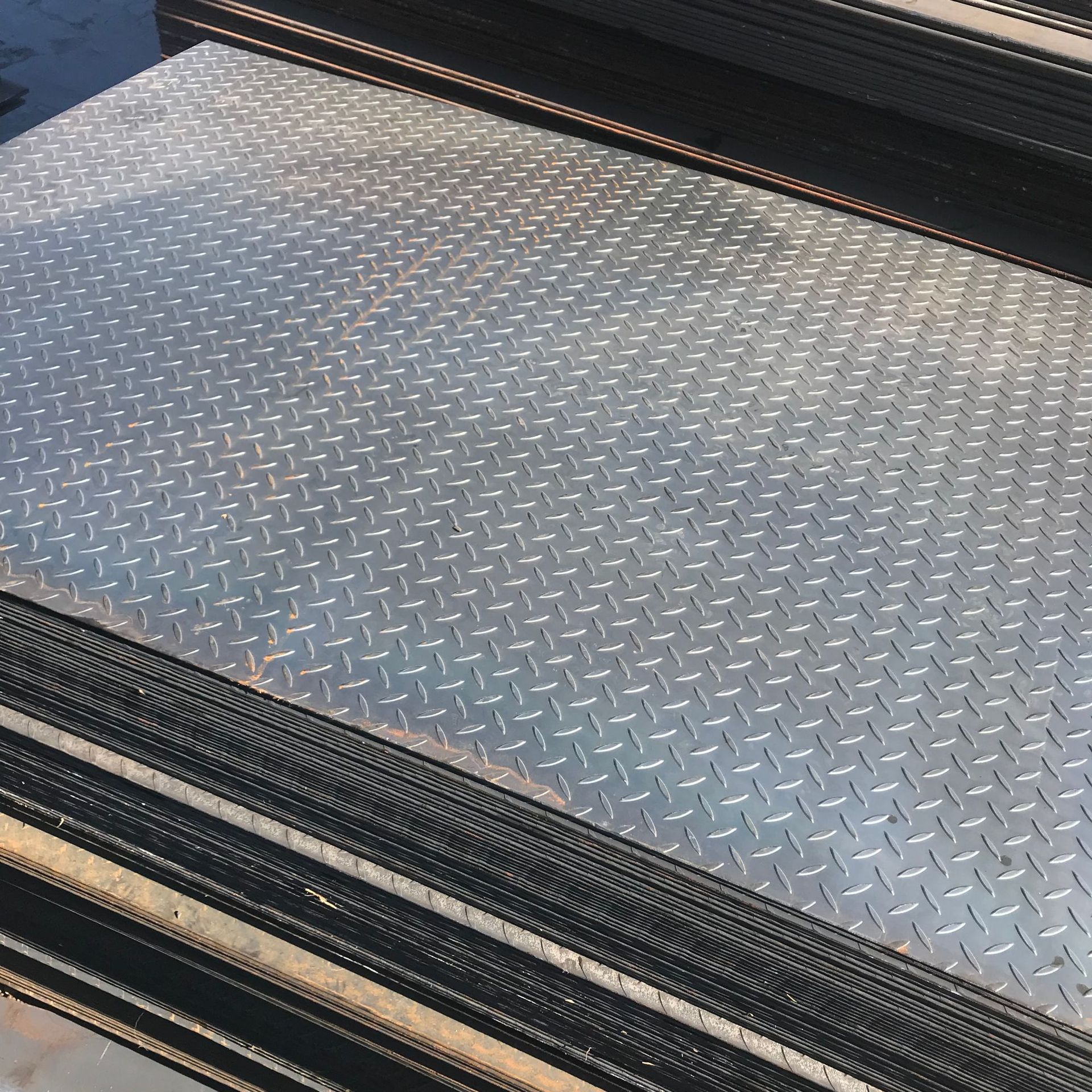 Pattern Steel Plate Manufacturer Hq235B Hot-Dip Galvanized Pattern Plate Stair Step Pattern Iron Plate Stainless Steel Anti-Slip Steel Plate