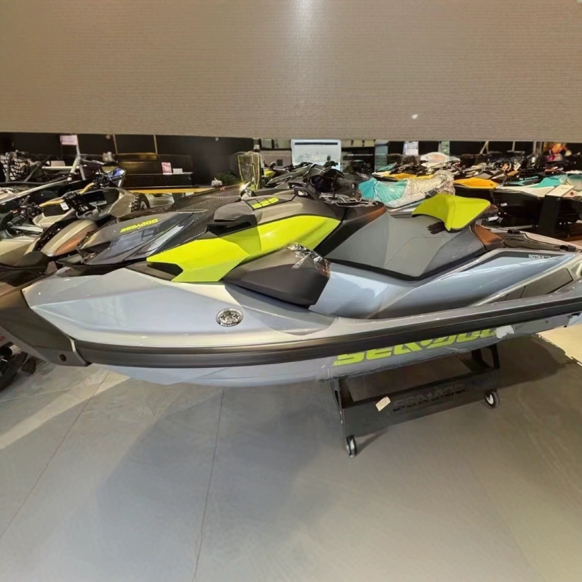 Rxt-X 325 High-Performance Motorboat High-Speed Speedboat Assault Speedboat Water Motorboat Yacht Sports Outdoor