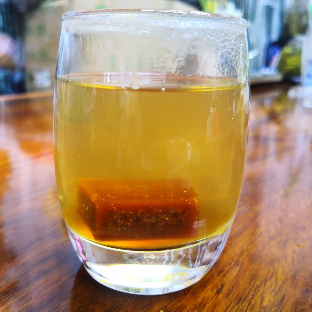 Yunnan raw juice brown sugar one piece individually packaged sugar cane boiled Handmade ancient sugar cane soil brown sugar old brown sugar block