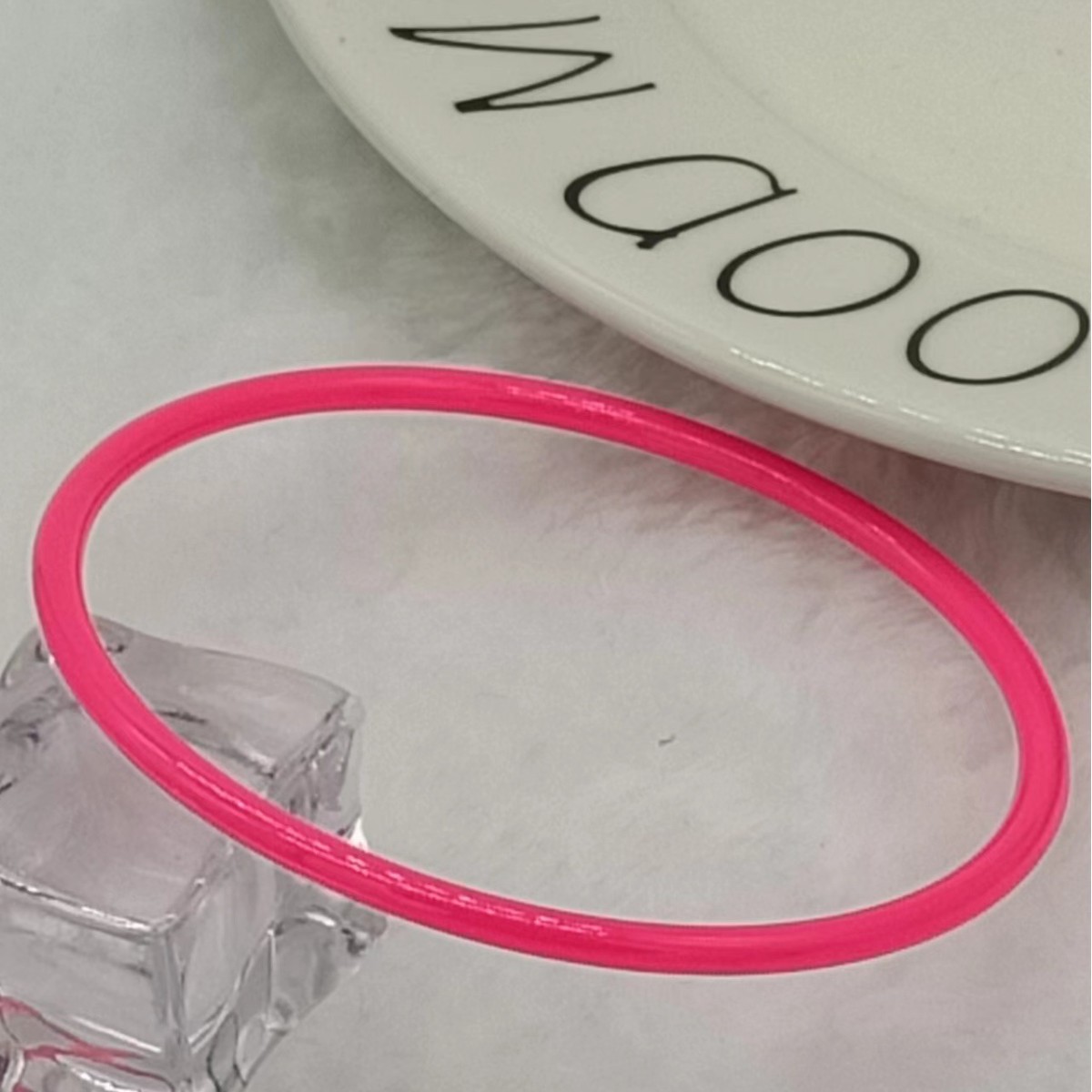 Plastic acrylic bracelet 0.5 bracelet hand ring fluorescent color foreign trade cross-border festival exaggerated classic fashion factory