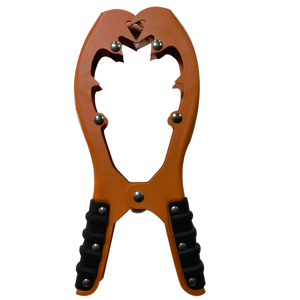 The anchor brush holder secures the horizontal anchor of a kayak or boat in a few seconds.