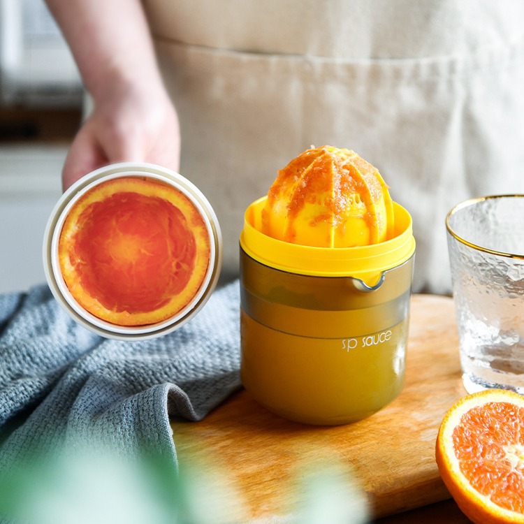 Simple Manual Juicer Small Portable Orange Juice Cup Household Squeezer Fruit Orange Lemon Juicer