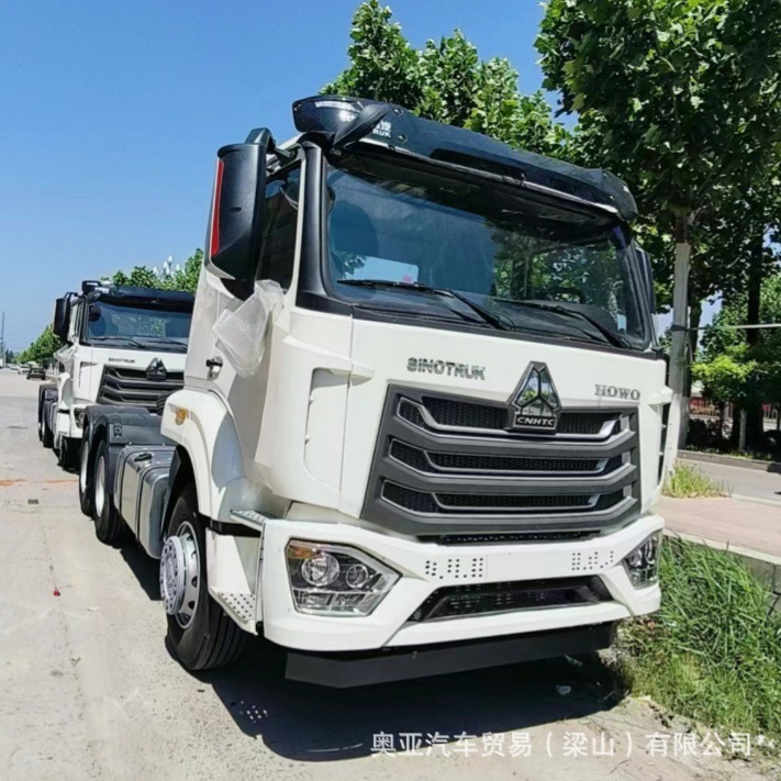 Поставка тракторов Howo Sinotruk Nx 6X4, 371/375 л.с.