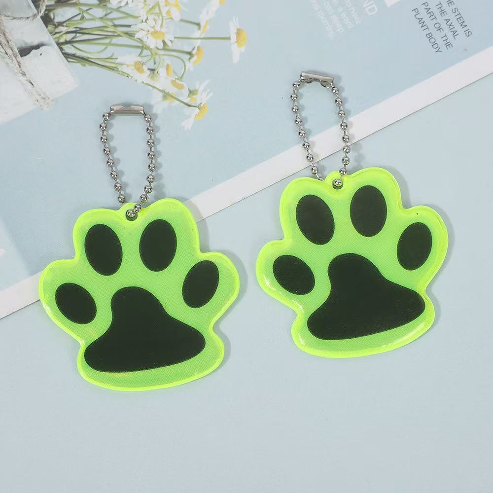 Double-Sided Reflective Dog Paw Pendant Pvc Keychain Night Safety Warning Sign Cycling Reflective Pendant