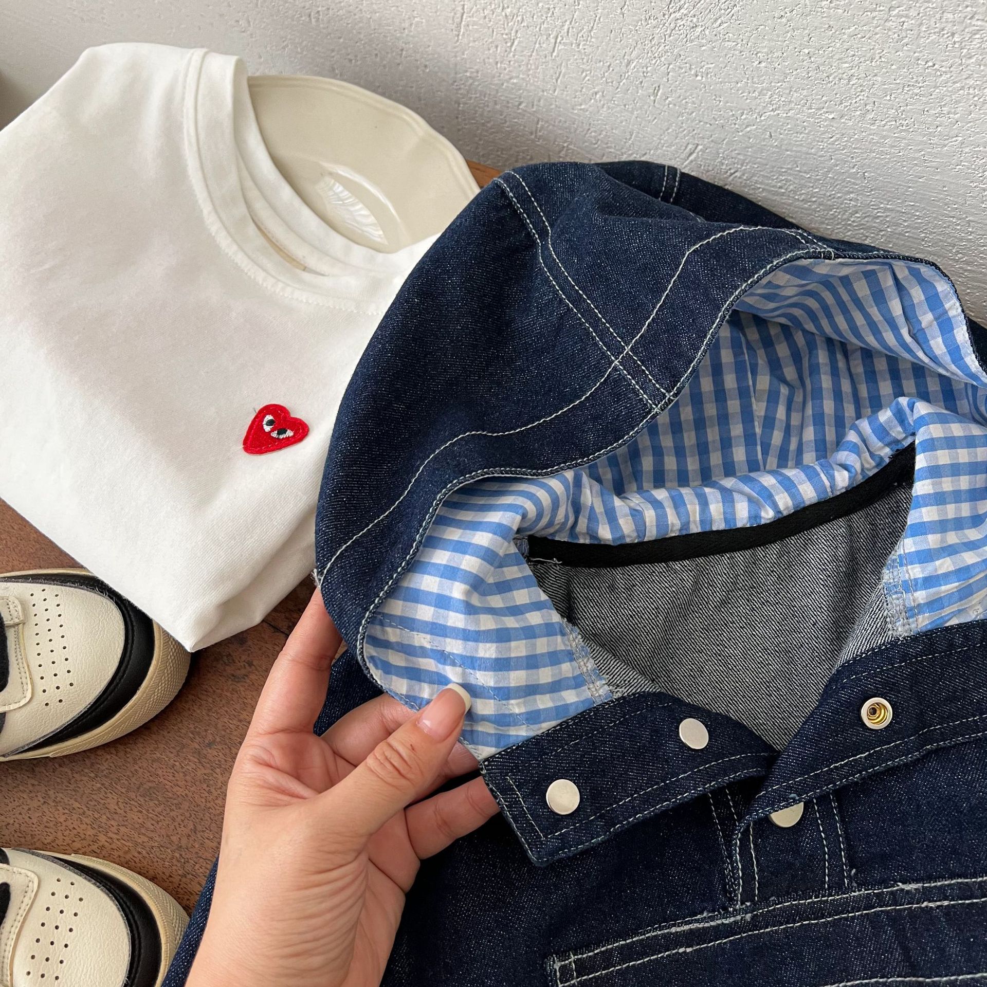 Children's Outwear 2025 Squinting Eyes Autum New Pure Color Denim Pullover for Boys and Girls Baby Hooded Outwear Trendy