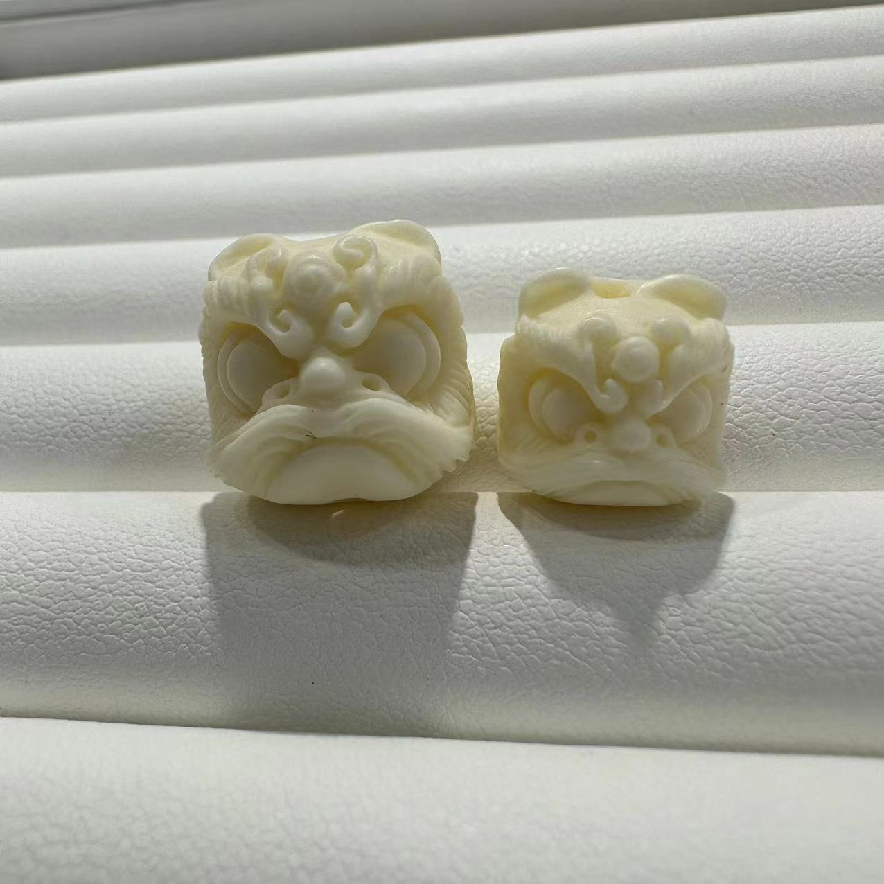 Ivory Fruit Carving with Beads Lion Awakening DIY Bodhi Fruit Bracelet Super Cute Cute Accessories Handheld Accessories for Men and Women