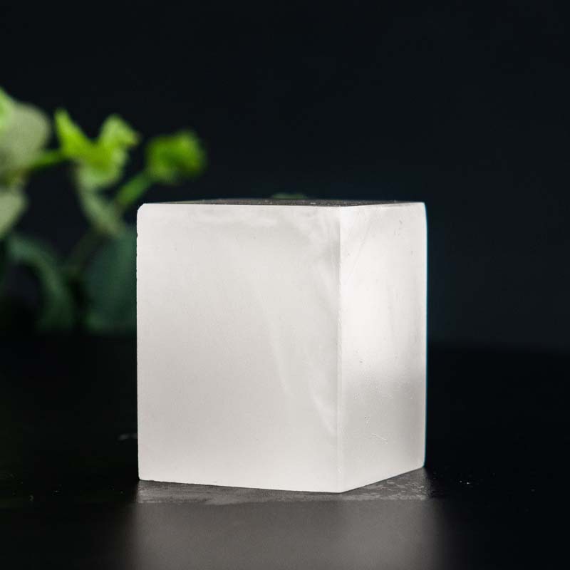 Wenfeng Shoushan Jinshi Seal Carving Seal Stone Beginners Practice Chapter Seal Stone Seal Material Qinghai Light Frozen Stone