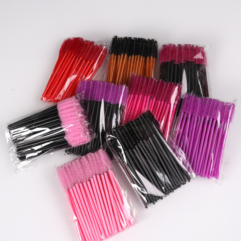 Factory wholesale disposable eyelash brush grafting eyelash portable eyelash roll eyelash comb color brush makeup gadget