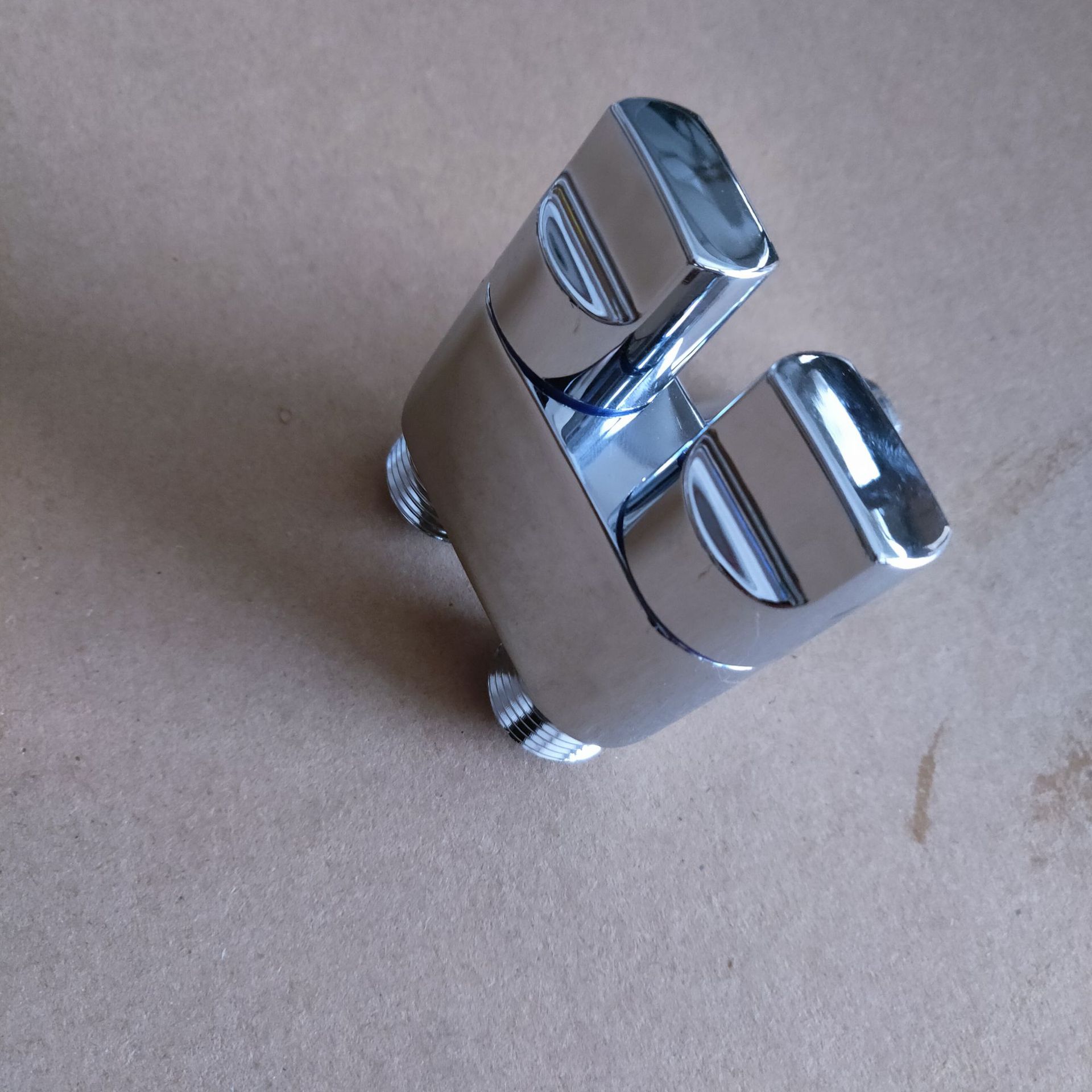 Toilet companion Flushing spray gun household toilet high-pressure spray gun flushing toilet faucet one-in-two-out faucet