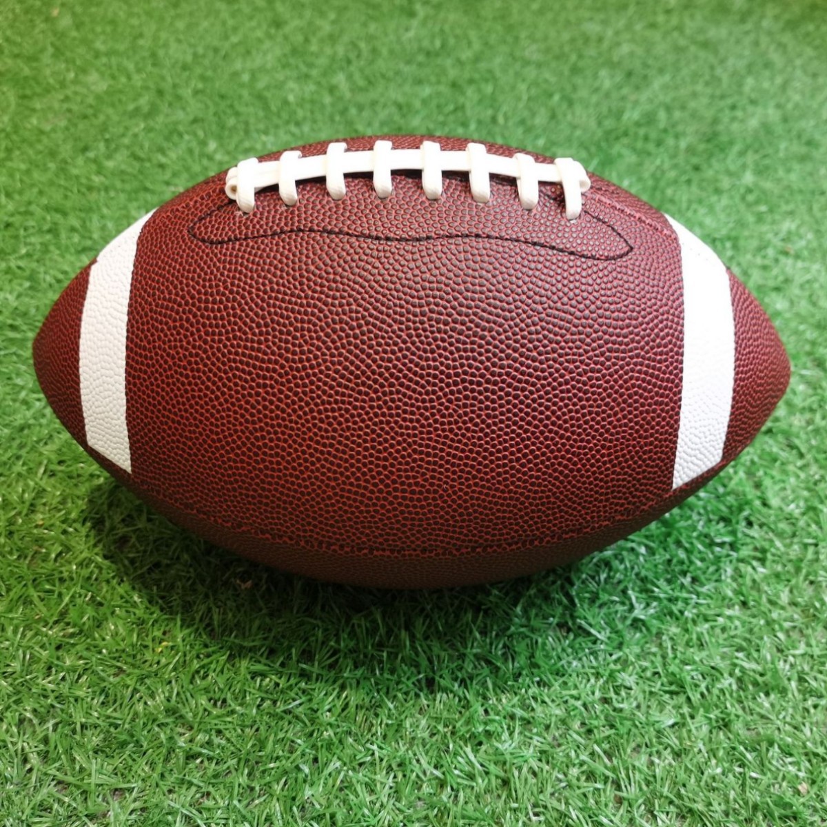 Factory customized in stock wholesale No. 3, No. 6, No. 9 machine sewing PU/PVC standard competition training American football