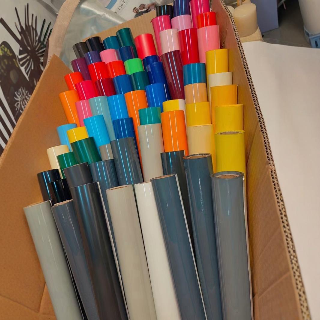 Действуя различные цвета импортированные пигментные фольги термостойкая цветная горячая штамповка бумага анодированная горячая штамповка фольга легкая горячая и устойчивая к царапинам