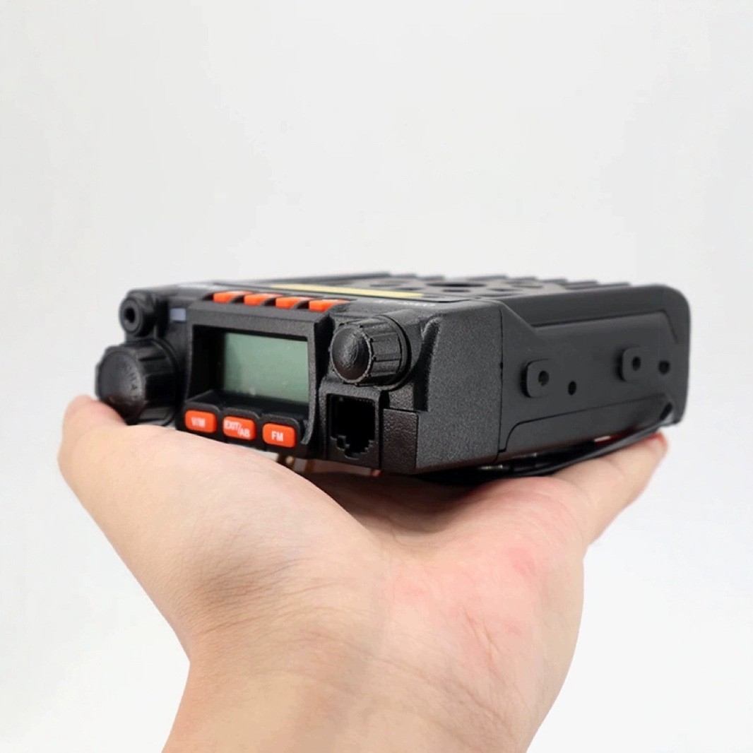 Quan Yitong QYT KT-8900 Palm Treasure Mini Car Outdoor Wireless Interphone UV Double Segment Foreign Trade Batch