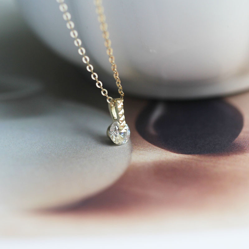 Wholesale 9K Gold Inlaid with Zircon, Simple and Shiny, Versatile Female Simple Korean Style Pendant