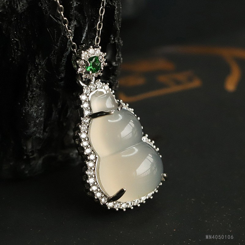 Attache Natural Ice White Agate Gourd Pendant Chalcedony Necklace National Trend Jewelry Factory Wholesale MN 4050106