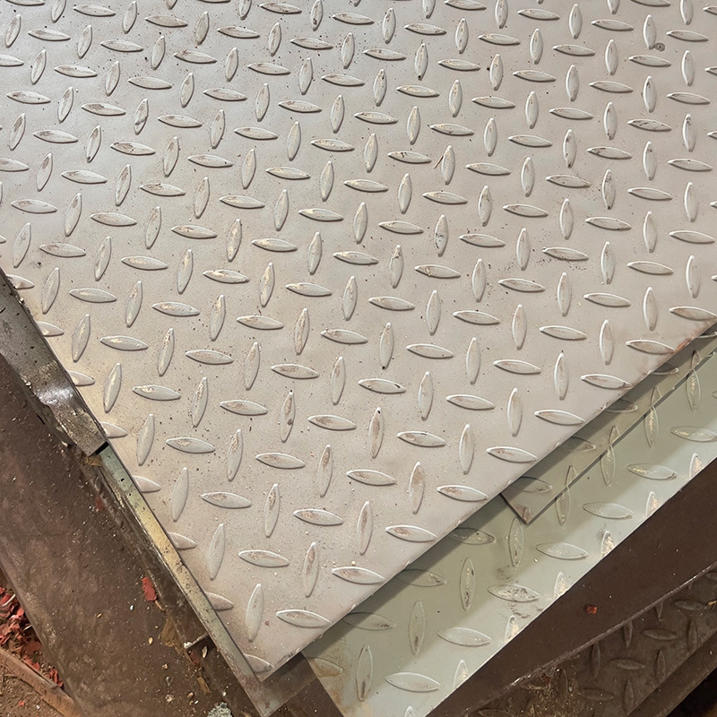 Плита из горячекатаной стали H-Q235B с узором для пола заводского цеха, оцинкованная, противоскользящая плита для ступеней