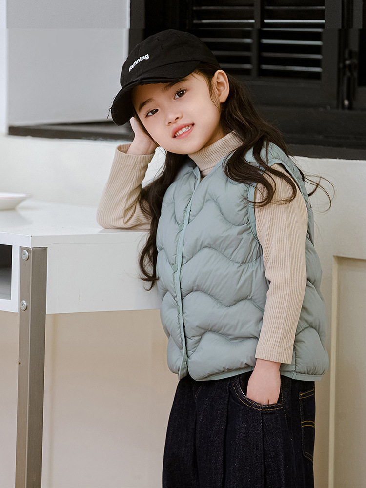 2025 New Children's Lightweight 90 White Duck Down Liner School Uniform Artifact Girls' Collarless Down Horse Clip