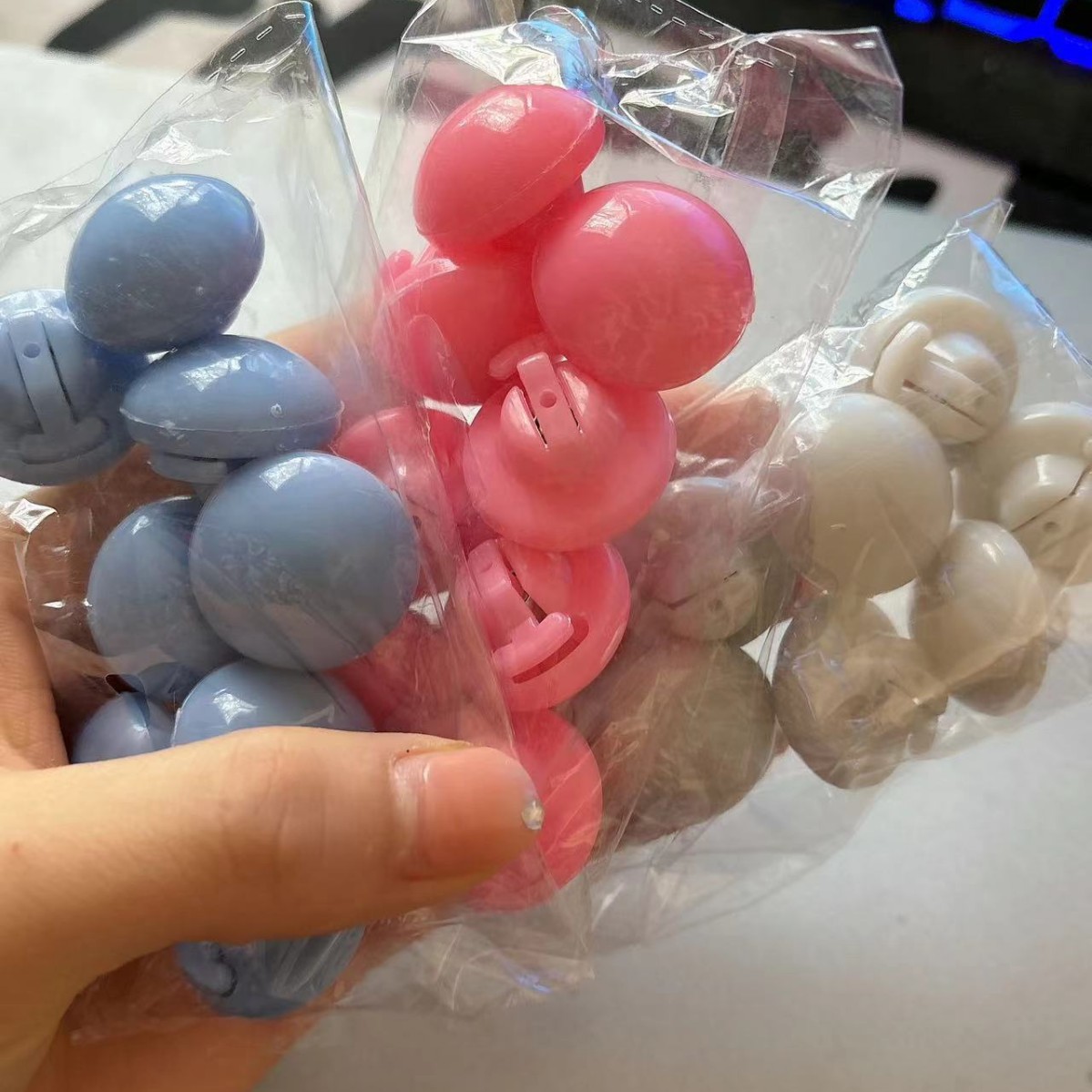 Quilt holder mushroom new home nail quilt artifact wholesale bed sheet holder quilt cover invisible nail manufacturers