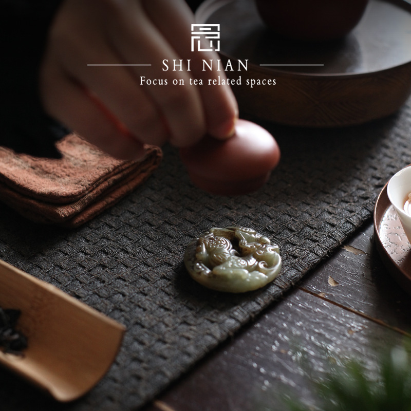 Antique Jade Cover for Placing Jade Carvings, Stationery, Tea Props, Ornaments, and Decorative Imitation Antique Jade Pendants