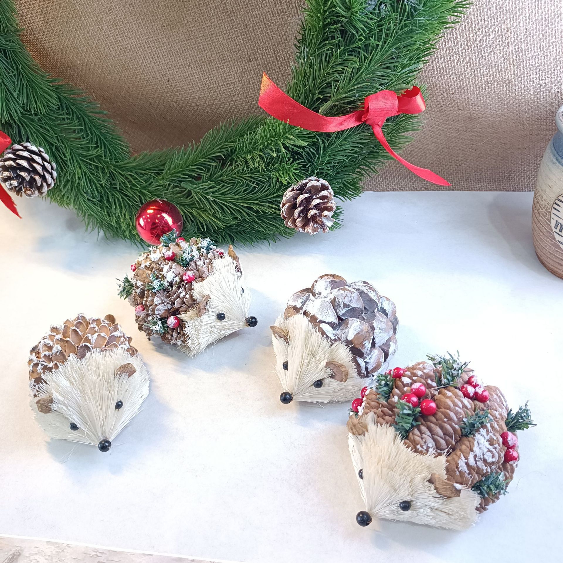 Foreign trade garden decoration cute super cute little hedgehog animal gift landscape pastoral handmade straw hedgehog pendant